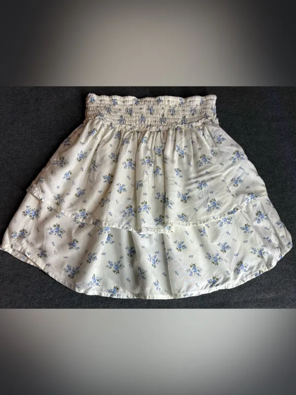 Hollister Cream Floral Tiered Mini Skirt with Blue Flowers Size S - Image 2