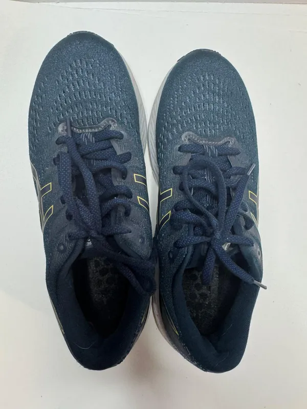ASICS Gel-Kayano 28 Size 8 - Image 4