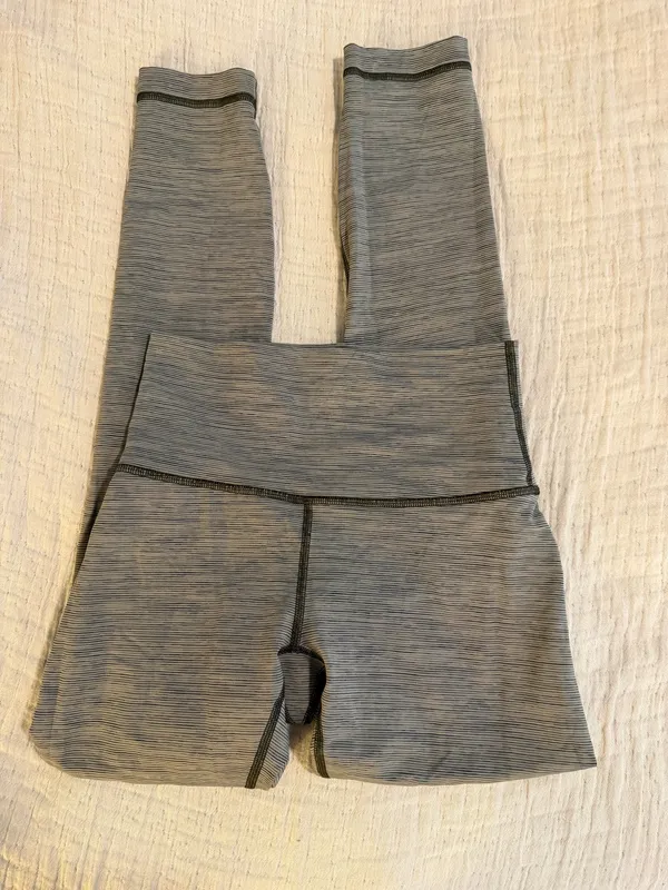 Lululemon Leggings size 4 - Image 3