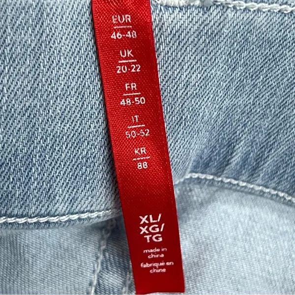 SPANX Light Wash Jeans XL tummy control pull-on pants - Image 3