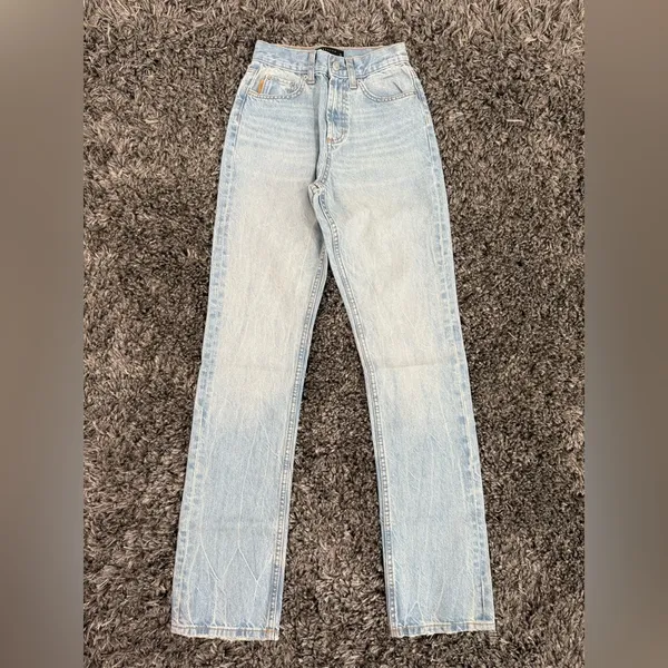 ASOS Deisgn 90s Straight Leg Jeans in Light Blue, Size 24X34​​​​​​ - Image 3