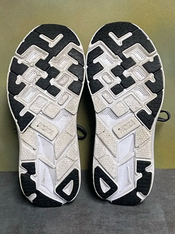 Hoka One One Clifton 4 Women's Black & White Running Shoes Size 9.5B - Image 16