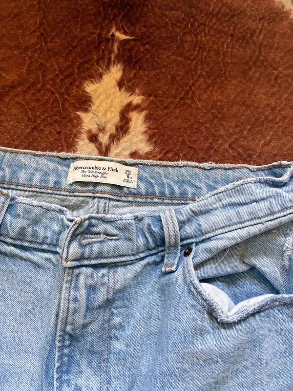 Abercrombie and Fitch the 90's Straight ultra high rise jeans size 29/8 XS - Image 3
