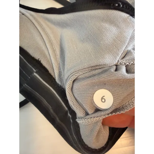 Lululemon Make a Move‎ Strappy Sports Bra Size 6 Twisted Dune Silver Fox/Black - Image 5