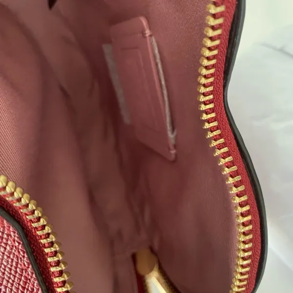 Coach Heart Crosssbody Bag - Image 7