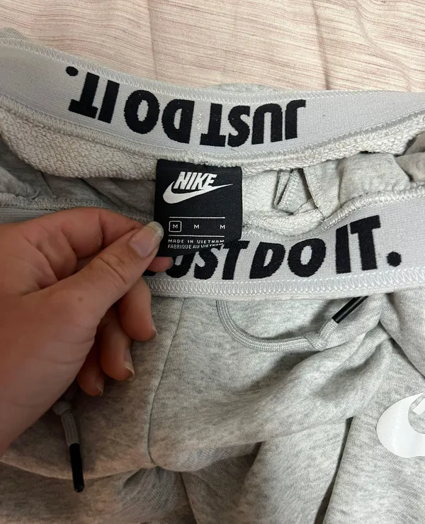 Nike Gray Sweatpants - Image 4