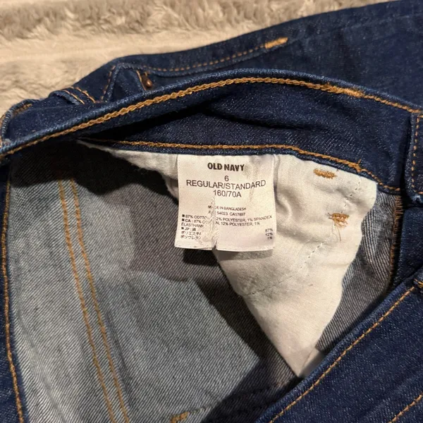 Old Navy The Sweetheart Dark Wash Denim Capris Jeans Blue Size 6 Regular - Image 4