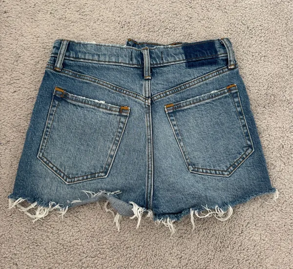 Abercrombie High Rise Mom Short - Image 3