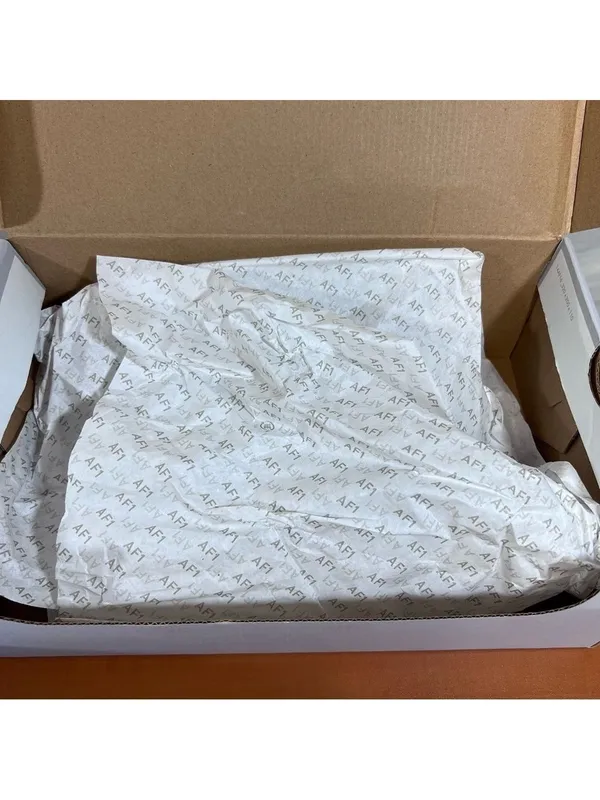 Nike NEW Women's Air Force 1 ‘07 SE Triple White Pearl Shoe Size 8.5 #B1236A - Image 8