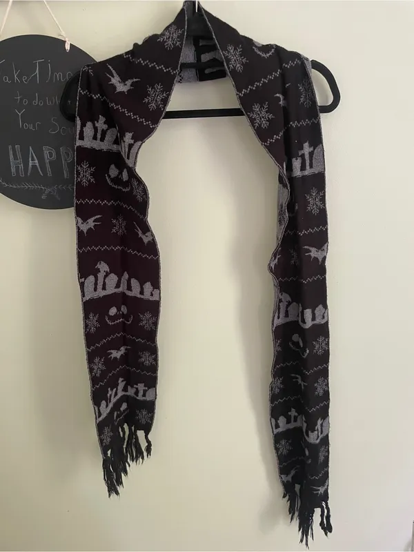 The Nightmare Before Christmas Gray/Black Reversible Knit Scarf - Image 2