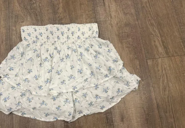 Hollister floral skirt - Image 6