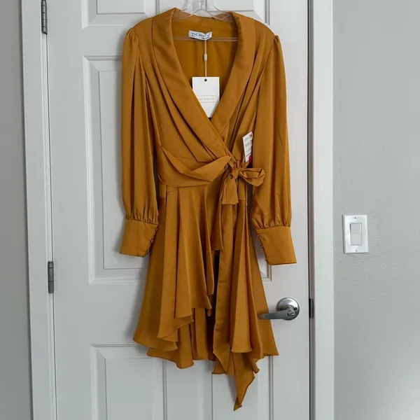 Mac Duggal 70135 Bishop Sleeve Wrap Dress‎ - Size 4 - Marigold - NWT - Image 4