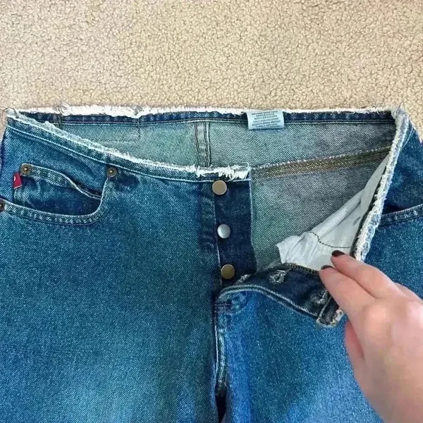 Mudd Blue Vintage Denim Frayed Waist Flared Jeans Mid Rise Cotton Size 7 Junior - Image 3