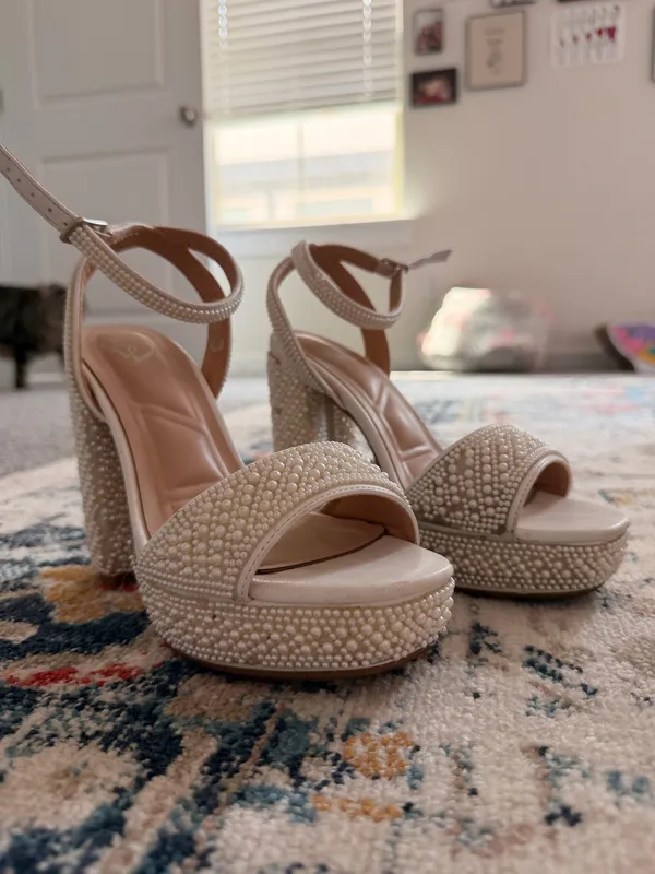 Windsor Here Comes The Glow Pearl Heels - Image 2