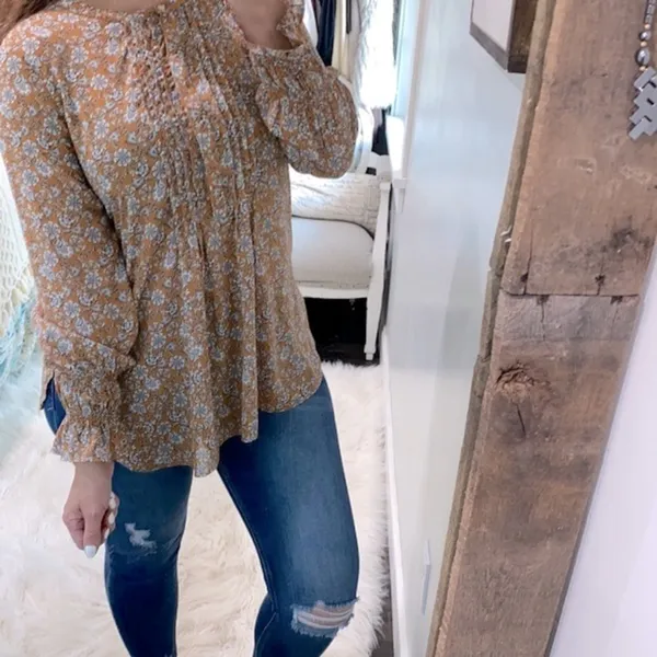 LOFT floral top size medium - Image 2
