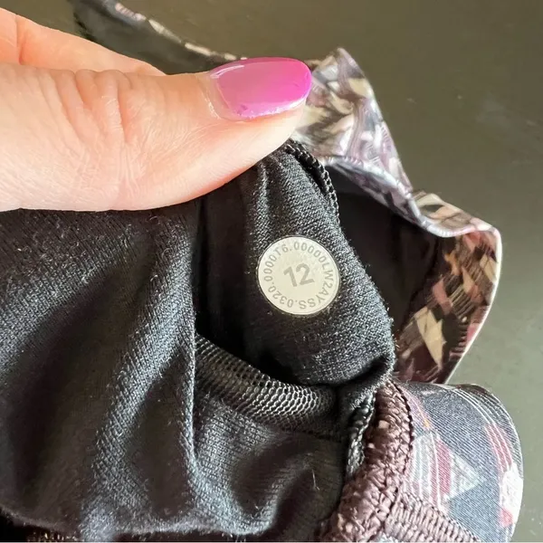 Lululemon Energy Bra Kaleidoscopic Pink Multi Medium Support 12 Black Gray‎ - Image 7
