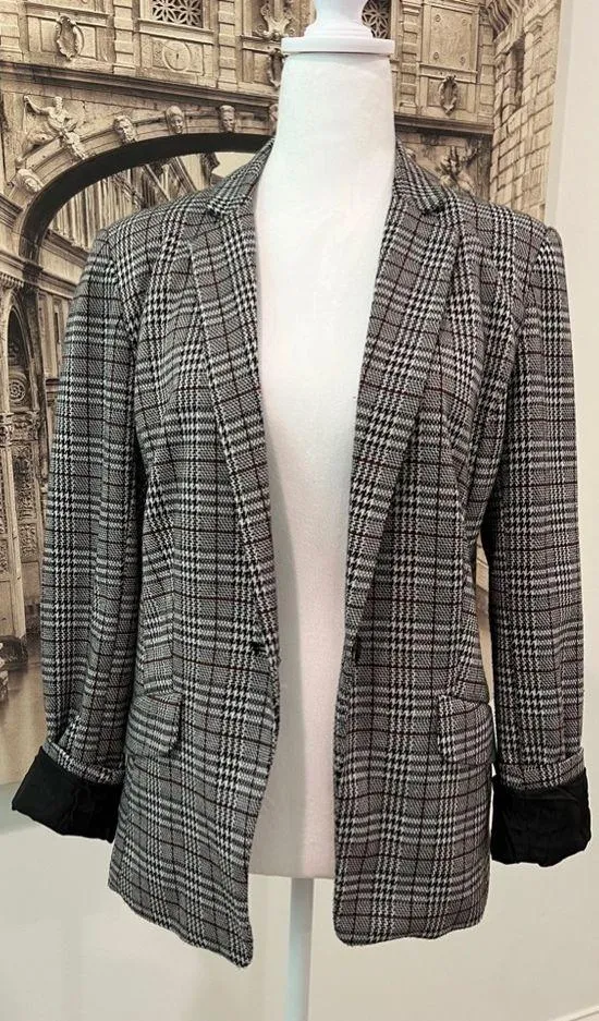 Very Nice Gently Used Plaid Blazer Gray - Image 6