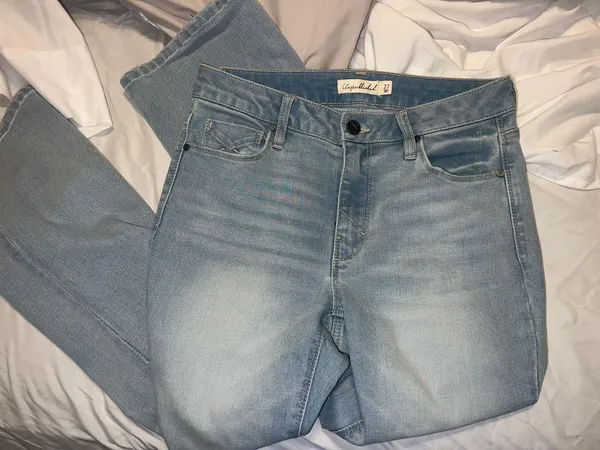 Unpublished Jeans - Image 3