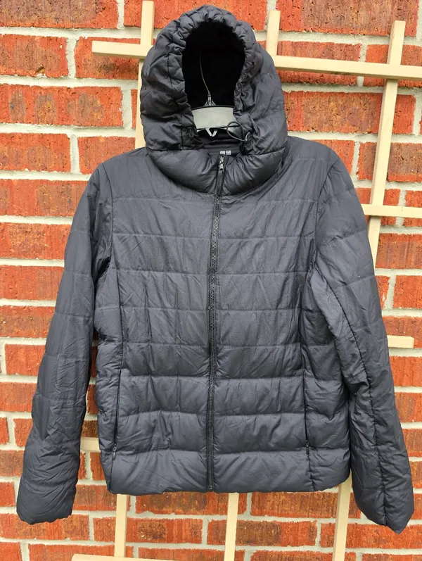 Uniqlo Jacket Medium Black Hooded Quilted Down Puffer Zip Packable - Image 2