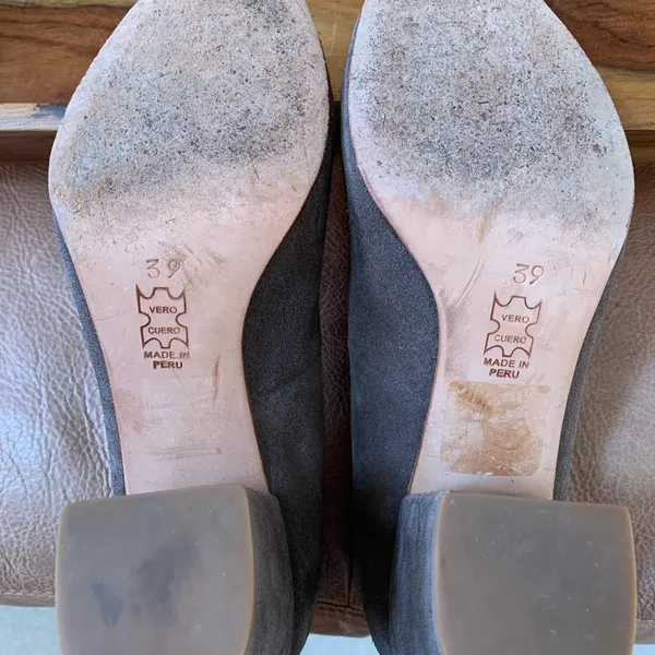 Huma Blanko Gray Suede Tassel Heels Size 9 - Image 5