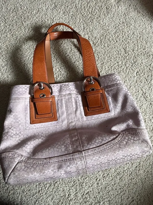 Vintage Coach Soho Lavender Signature Buckle Tote F12311 - Image 2