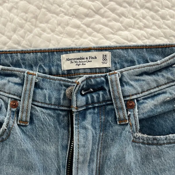 Abercrombie high rise 90's relaxed jeans - Image 4