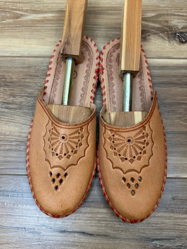 Polish Highlander Style Handcrafted Tan Red Stiching Leather Mule - Size - 39 - Image 5