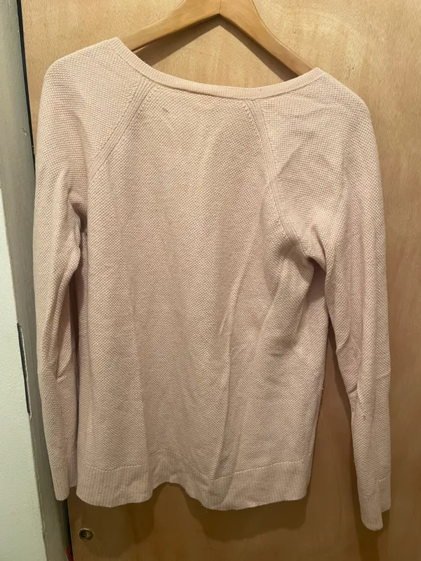 women’s v neck merino wool blend v neck sweater size small - Image 6