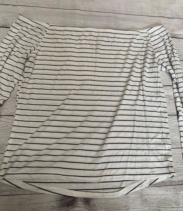 Off The Shoulder Long Sleeve Shirt Size L - Image 4