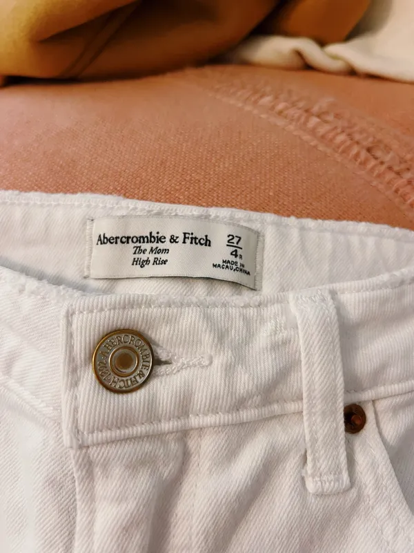 Abercrombie The Mom High Rise White Jeans - Image 3