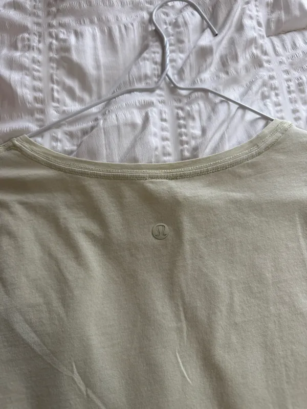 Lululemon shirt - Image 3