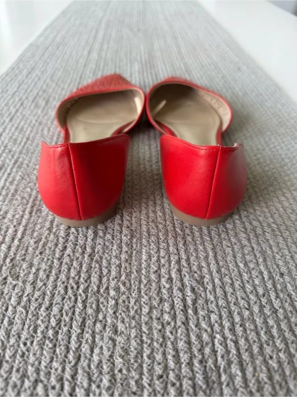 Jones New York Red Perforated Leather Pointed Toe Flats Size 6 - Image 4