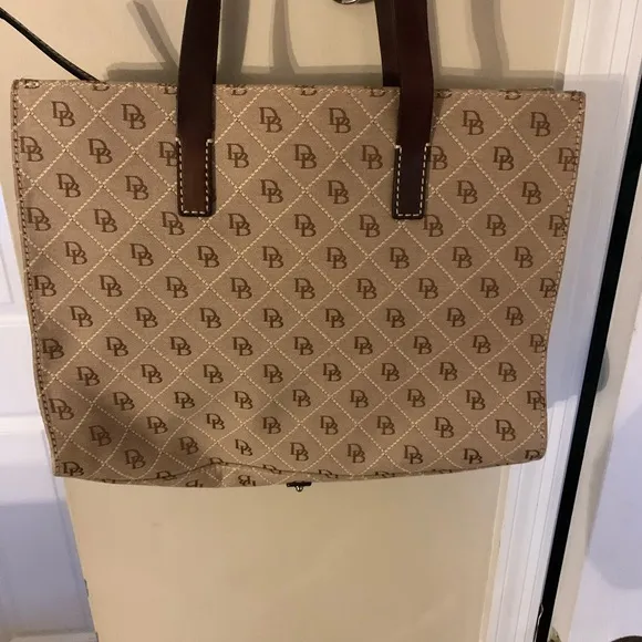 Dooney & Bourke Jacquard tote‎ Jacquard signature tote - Image 2