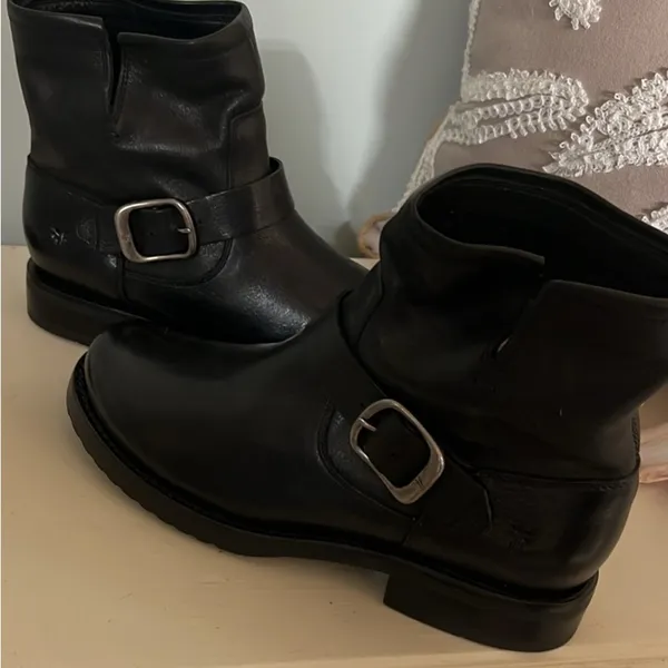Women FRYE Black Leather Boots - Image 7