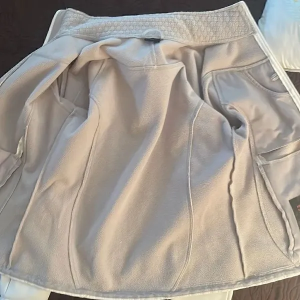 Avia zip up jacket. Size small. Lightweight and sporty. - Image 6