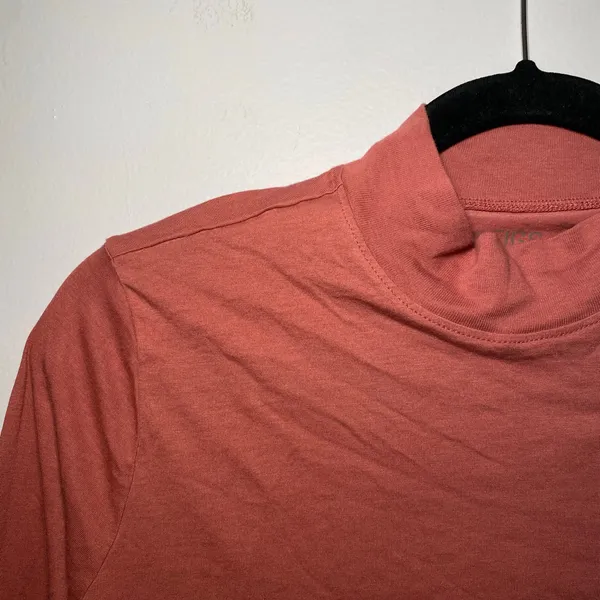 FIGS Dusty Rose Pink Super Soft Long Sleeve Underscrub Mockneck Shirt size Small - Image 3