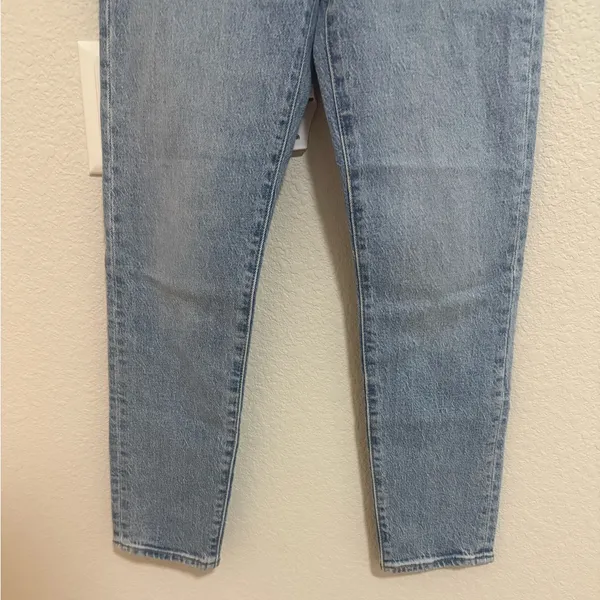 Levi's Wedgie Straight Leg 23 Jeans High Rise Premium Stretch Denim Light Wash - Image 5
