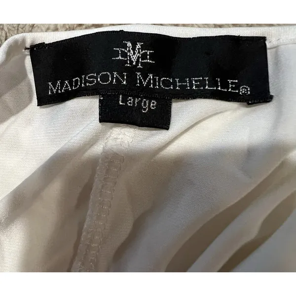 Madison Michelle V-neck white top with peek-a-boo chain link sleeves Size Large - Image 5