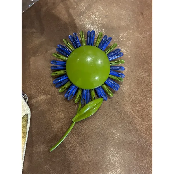Vintage Blue & Green Flower Brooch Pin Handmade Glass Beads & Metal Backing - Image 7