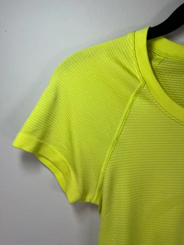Lululemon Woman's Swiftly Tech Yellow Lime Seamless Short Sleeved Shirt Top Sz 4 - Image 6