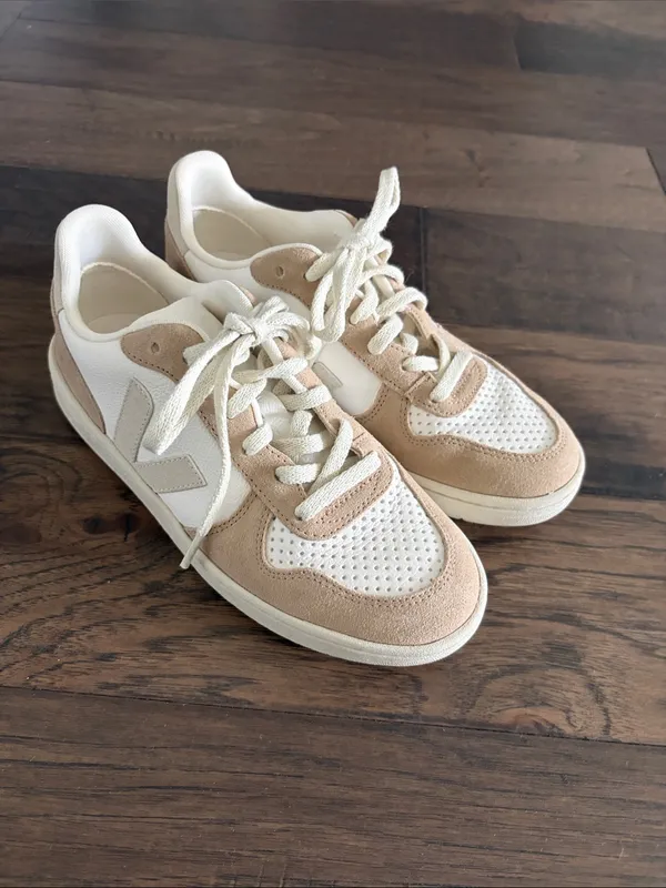 Veja V-10 Leather White Natural Sahara Sz 7/38 - Image 5