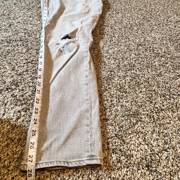 Old Navy Boyfriend Mid-Rise Distressed Gray Straight Leg Jean 12‎ Distressed - Image 6