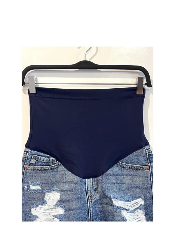Pinkblush maternity shorts - Image 3