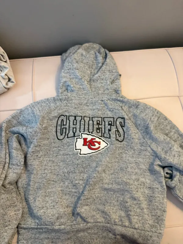 Cheifs zip up Gray Size M - Image 3