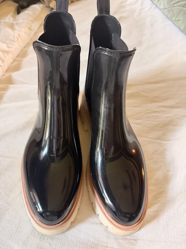 DV by Dolce Vita Black Glossy Chelsea Rain Boots Chunky Lug Sole Waterproof Women’s 9 - Image 2