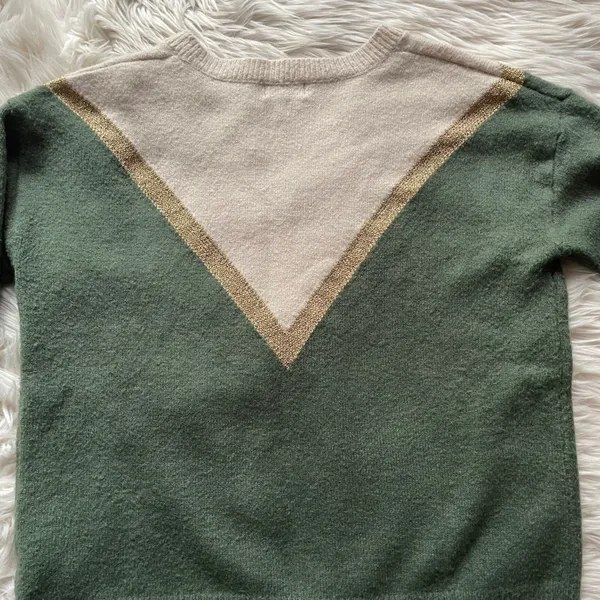 Aaron & Amber V-Neck Geometric Oversized Sweater - Image 3