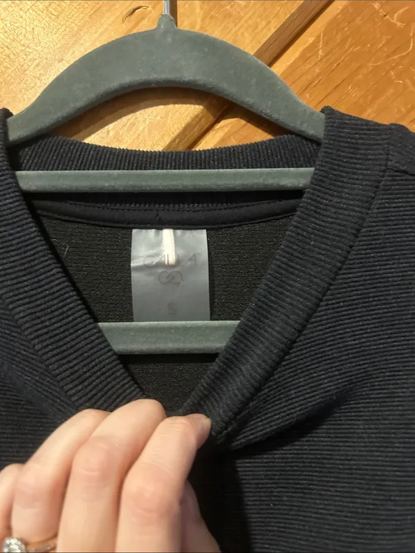 CALIA Elevate Ottoman Side Zip Sweatshirt in Pure Black Heather - Image 3