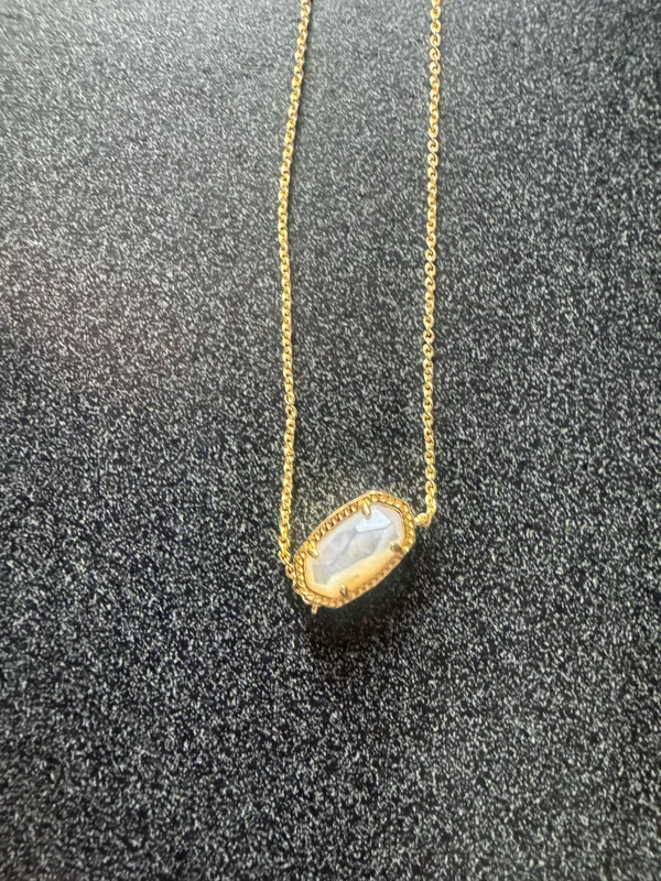 Kendra Scott Necklace Gold with stone  - Image 2