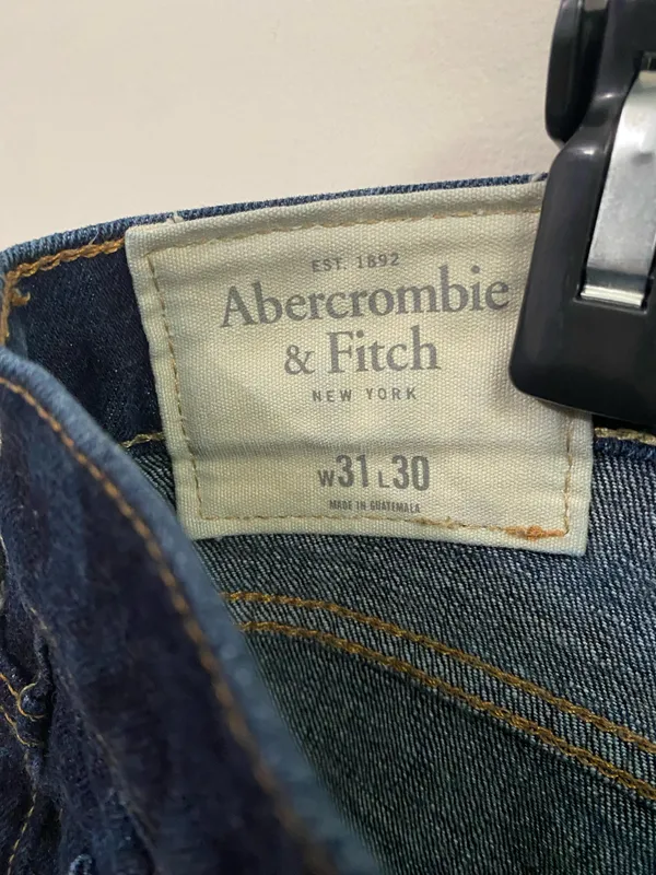Abercrombie & Fitch Men's Navy Slim Jeans - Image 3