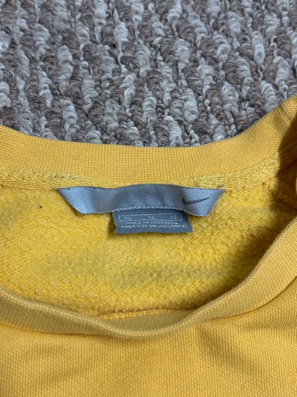 Nike Yellow Y2K Casual Crewneck Sweater Pullover Sweatshirt - Image 4